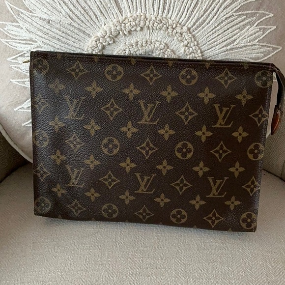 LOUIS VUITTON Authentic Vintage Monogram Toiletry 26 Pouch With COA - Picture 2 of 15